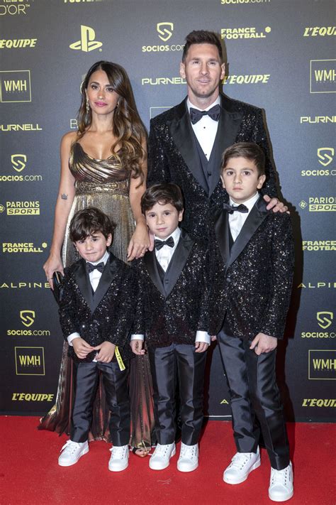 Photo Lionel Messi Avec Sa Femme Antonella Roccuzzo Et Ses Enfants