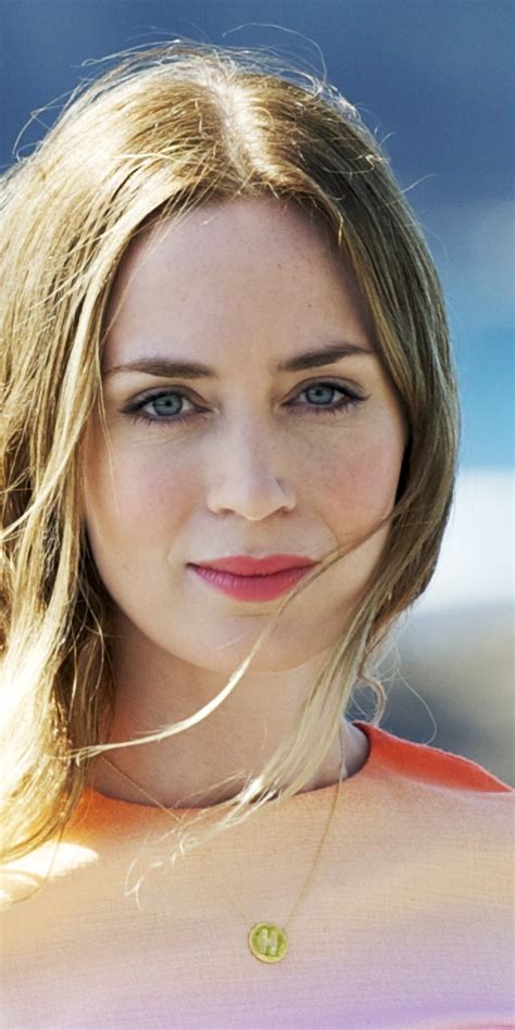 Download Wallpaper 1080x2160 Emily Blunt Gorgeous Actress Beautiful