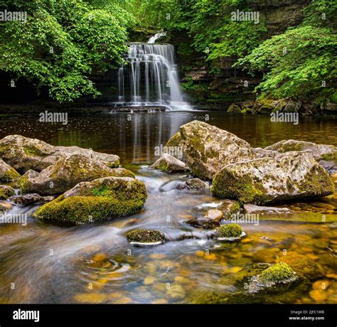 The Stunning Cauldron Falls Also Known As West Burton Falls In The