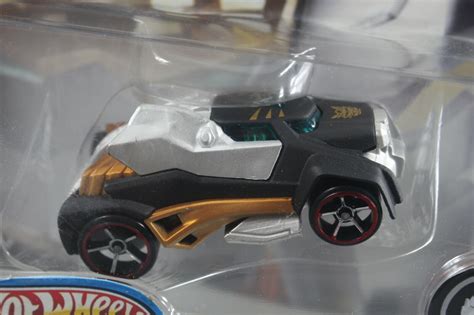 Mattel Hot Wheels Power Rangers Megaforce Robo Knight Lion Zord V