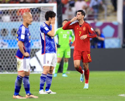 Alvaro Morata dedica su gol a su familia y a la niña que viene en