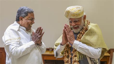 Karnataka CM Siddaramaiah Meets PM Modi Seeks Rs 18 171 Crore Drought