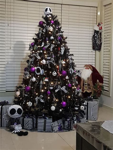 25 Black Christmas Trees That You Can Apply For Halloween Homemydesign