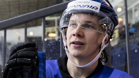 Leijonatulokkaan huikea kausi Ensin NHL ään sitten MM joukkueeseen