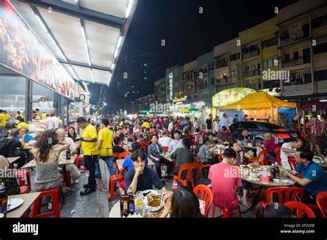 Jalan Alor Located In Bukit Bintang Is A Well Known And Famous Street