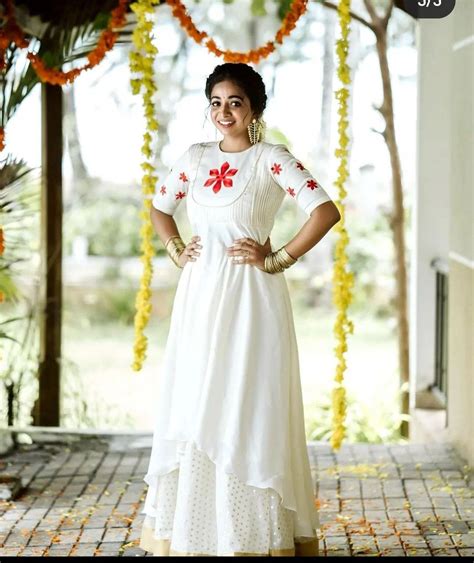 Pin By Athira As On Gowns Onam Outfits Onam Outfits Ideas Kerala