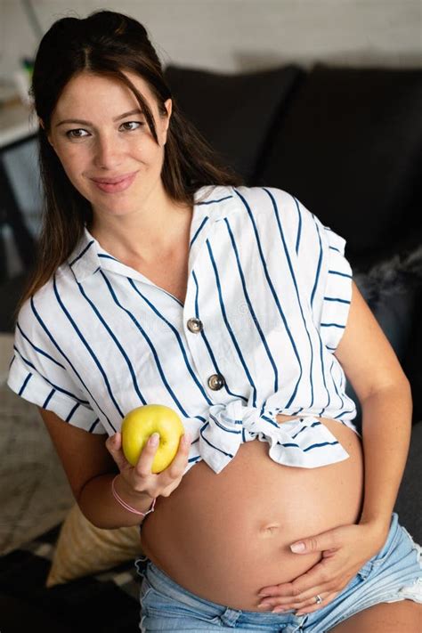 Grossesse Alimentation Saine Et Les Gens Concept Femme Enceinte