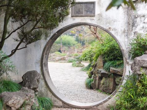 Add A Moon Gate Arch To Your Garden For Good Fortune Gardening Know How