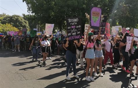 Feministas Marchan Para Exigir Una Vida Libre De Violencia Hacia Las