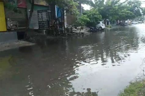 Diguyur Hujan Deras Sejumlah Titik Di Kota Semarang Banjir