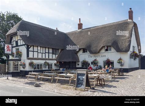 17th Century The Red Lion Pub High Street Avebury Wiltshire England