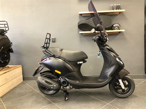 Piaggio Zip Iget T V Euro Specialpaint Matzwart Perry Scooters