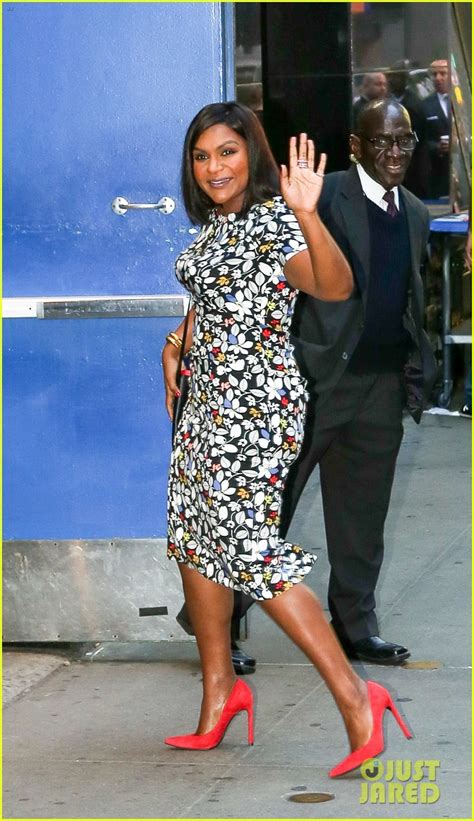 Mindy Kaling Hits Nyc To Promote New Book Why Not Me Photo 3776357