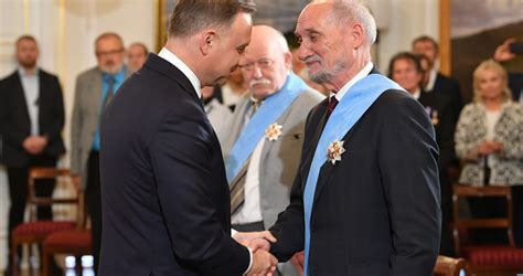 Tomczyk Order Orła Białego dla Macierewicza to naplucie w twarz