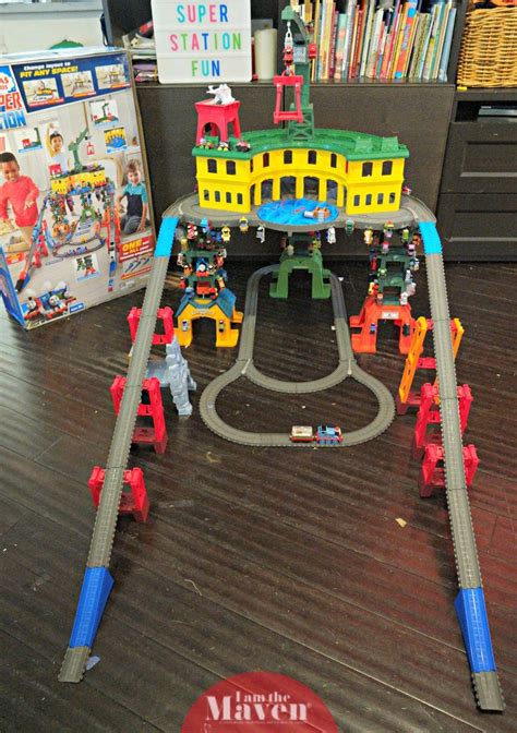 Thomas and Friends Super Station - town-green.com