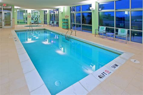 Springhill Suites Chattanooga Downtowncameron Harbor Indoor Pool