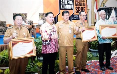 Selamat Pemkot Banjarmasin Raih Predikat Terbaik Tanggap Aduan Sp N