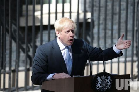 Photo Boris Johnson Enters No10 Downing St As New Prime Minister