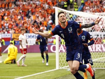 Euro Les Pays Bas Arrachent La Victoire Contre La Pologne