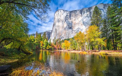 Szczyt El Capitan Nad Rzek Merced River W Parku Narodowym Yosemite