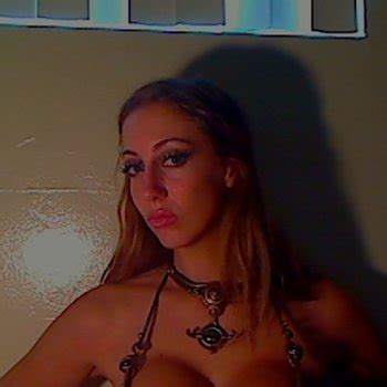 Bobbia CWH Babe Page Watch This Centerfold On FreeOnes