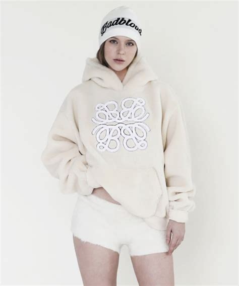 MUSINSA公式 BADBLOOD Fleur Logo Teddy Hood Cream