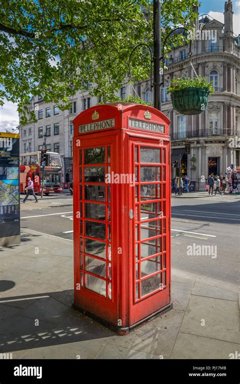 Londoner Telefonzelle Hi Res Stock Photography And Images Alamy