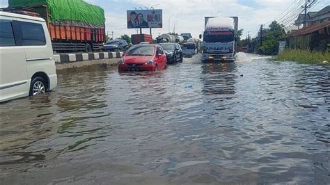 Banjir Lumpuhkan Jalur Pantura Demak Kudus Rute Dialihkan Lewat Jepara