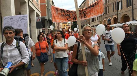 No Allobbligo Dei Vaccini In Duecento In Piazza