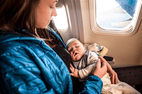 Cuándo Puede Un Recién Nacido Viajar En Avión Más Q Moda