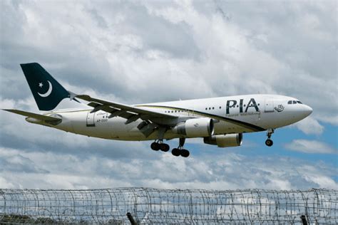 Pia Flight Leaves Behind Umrah Pilgrims At Jeddah Airport Due To No