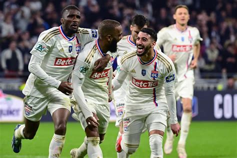 Lyon predicted XI vs Monaco Alexandre Lacazette and Saïd Benrahma to