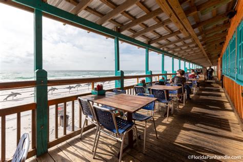 Gulfside Gourmet: 11 Best Beachside Restaurants in Destin