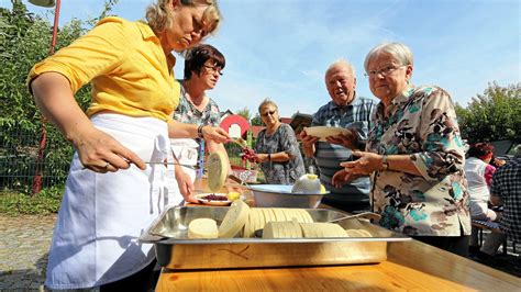 Dorffest In Rockstedt Kl E Und Wildschweinbraten Wie Bei Oma