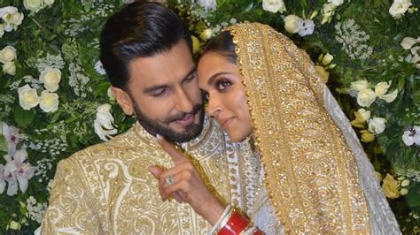 Deepika Padukone And Ranveer Singh Mumbai Reception Candid Photos