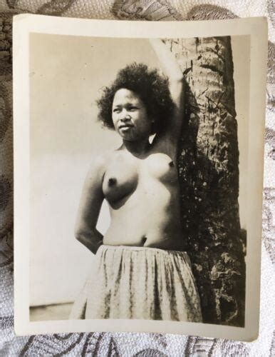 S Classic Nude Woman Pinup Girl Polynesian Hawaiian Model Photo