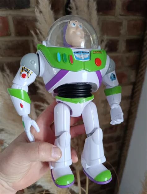 Disney Store Official Buzz Lightyear Interactive Talking Action Figure