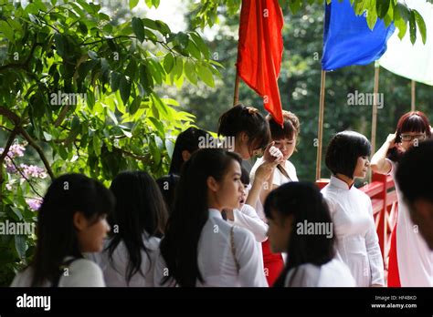 Vietnamese Girls Hi Res Stock Photography And Images Alamy