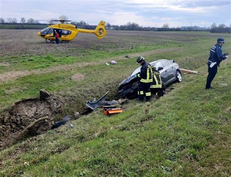 Incidente Fra Auto Tra I Feriti Una Ragazza Di 17 Anni