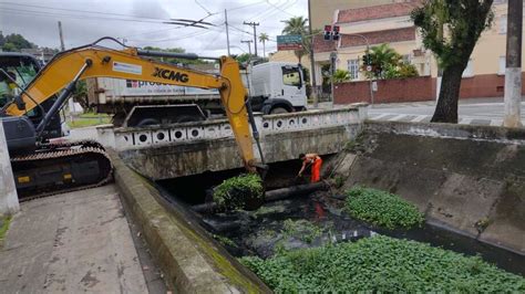 Limpeza De Canal Em Santos Remove Toneladas De Detritos Di Rio Do