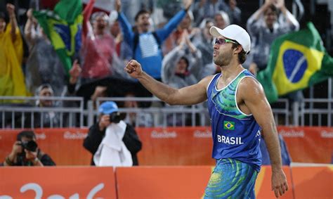 beach volleyball brazilian olympic champion bruno schmidt  retire