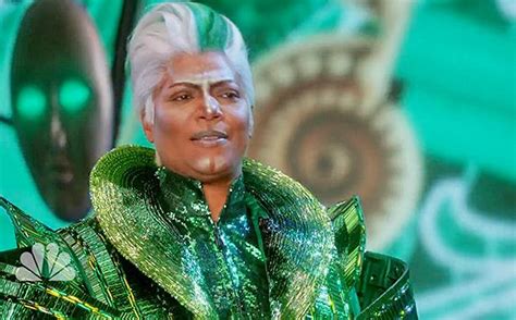 The Wiz Live Exclusive Promo See Queen Latifah As The Wiz