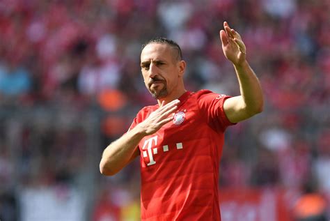 Der Ball Bleibt Stehen Franck Ribery Verk Ndet Sein Karriereende