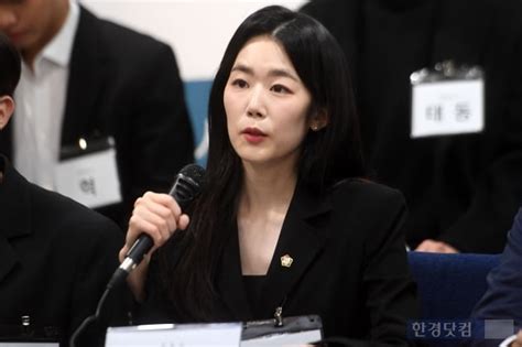 폭언 폭행 피해 그룹 오메가엑스 변호를 맡은 서주연 변호사 한국경제