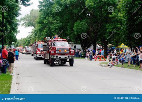 Small Town Memorial Day Parade Fire Trucks Editorial Photography ...