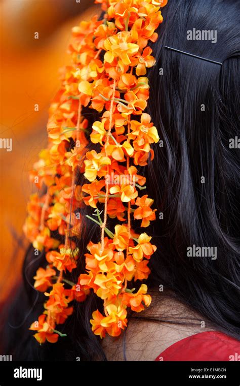 Garland In Tamil Womans Hair Stock Photo Alamy