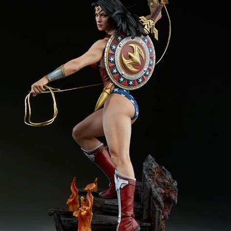 Wonder Woman Premium Format Figure By Sideshow Collectibles