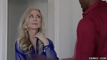 Whoa milf disfruta de una polla monstruosa negra penetrando su coño envejecido XVIDEOS