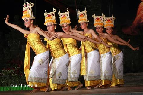 Gambar Tari Rejang Tarian Tradisional Bali Negeriku Indonesia Gambar