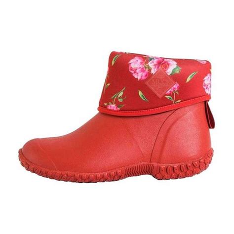 10 Best Garden Shoes & Boots in 2020 - Waterproof Shoes for Gardening